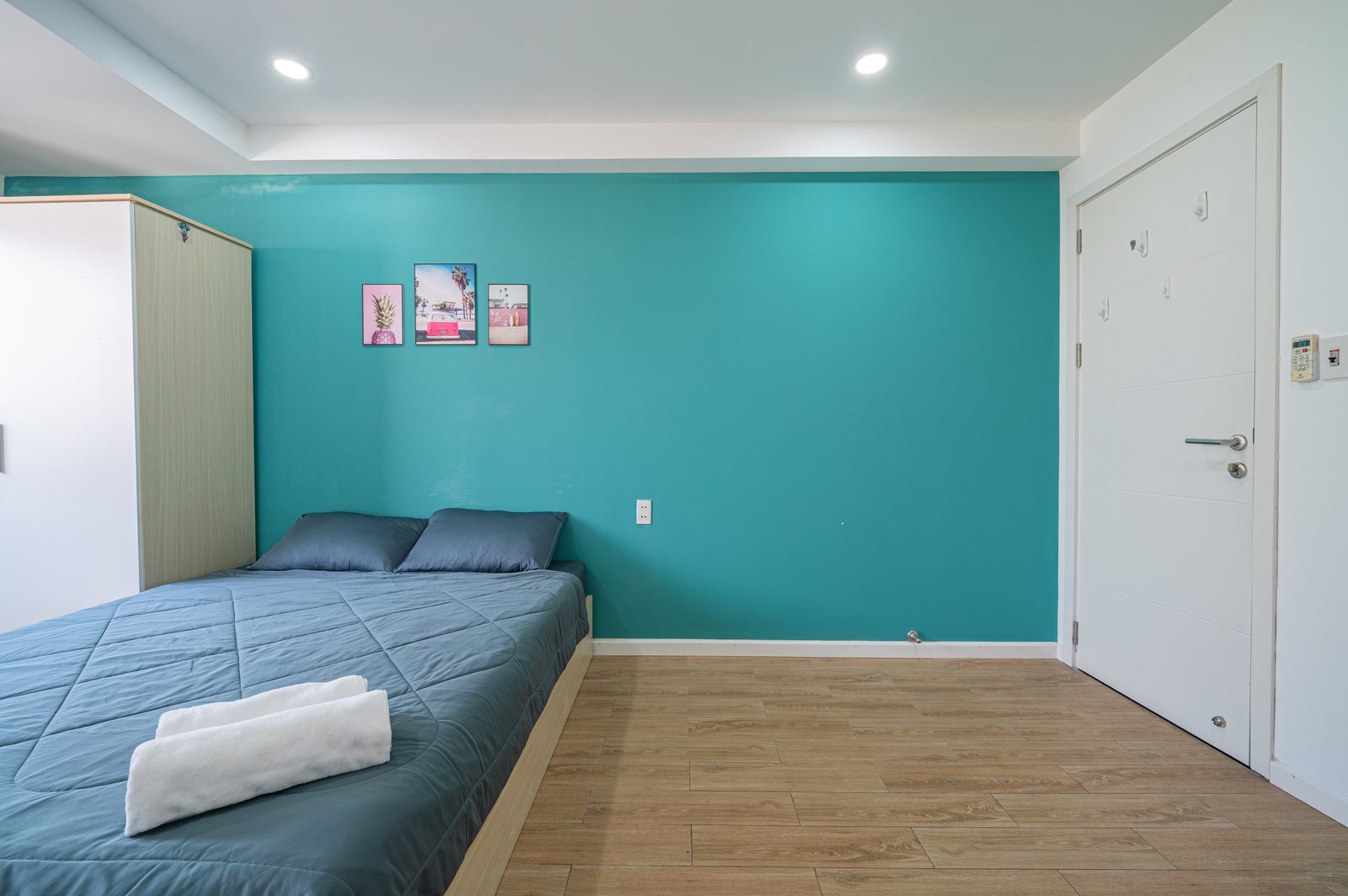 Studio 5.4 interior, photo 2 of 13