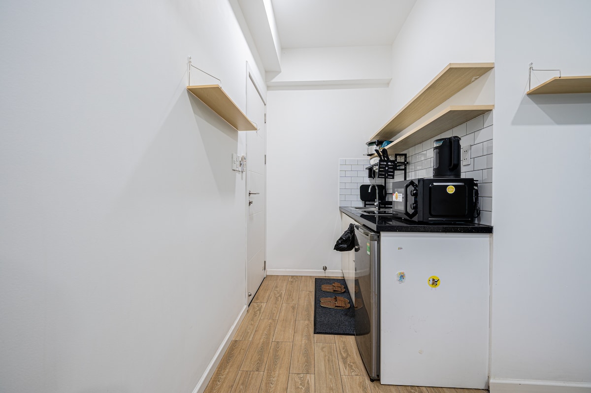 Studio 5.2 interior, photo 4 of 10